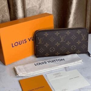 💋💋💋New Purse Zippy Monogram Wallet💋Brown